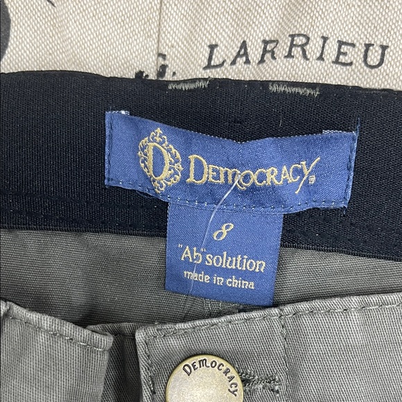💥 Democracy Women's Absolution High Rise Joggers - Picture 3 of 13